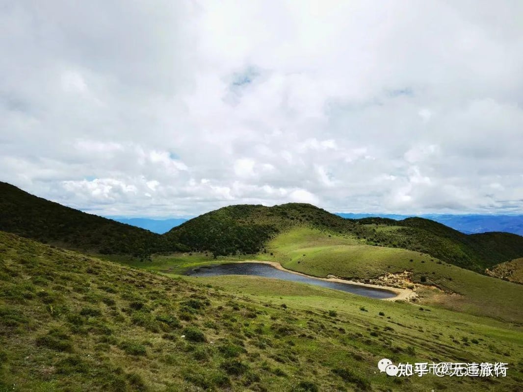 Niaodiao Mountain E-MTB Ride in Dali: Alpine Meadow Cycling Above Eryuan
