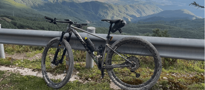 Zhemo Mountain E-MTB Ride in Dali: Technical Descents Above Erhai Lake