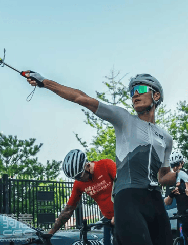 Professional bike mechanics providing full-chain services