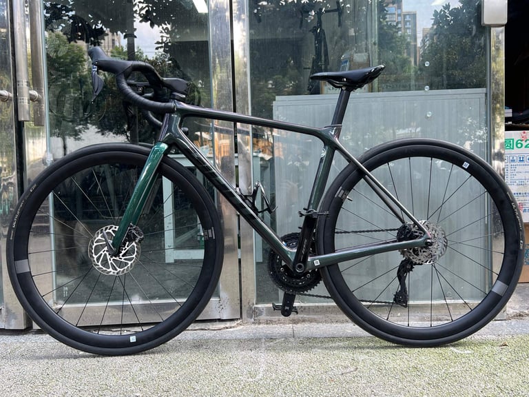 Giant TCR Advanced 0 Gen 9 rental bike