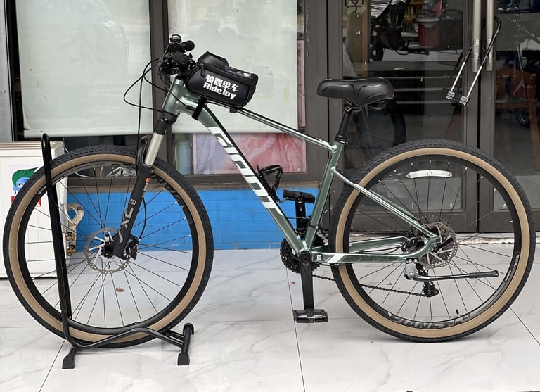 Giant XTC 800 Plus rental bike