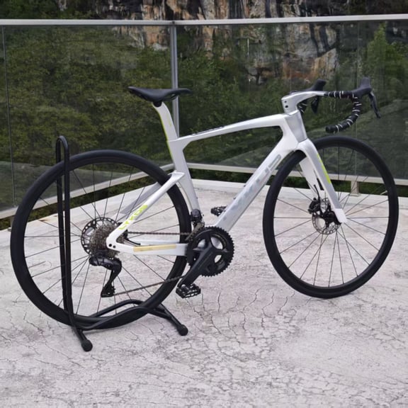 LYKOS rental bike