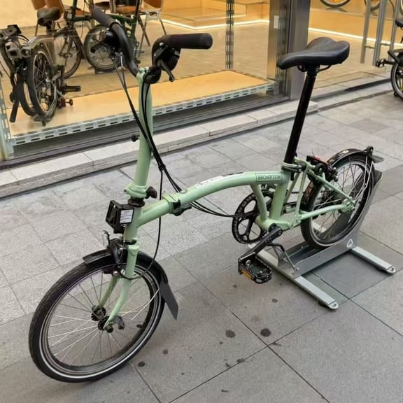 Brompton Folding Bike – Green rental bike