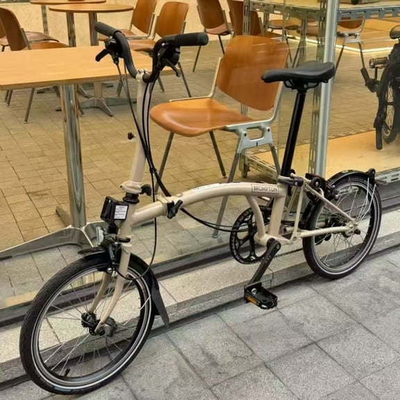 Brompton Folding Bike – Brown rental bike